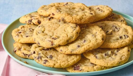 ALR-178151-felix-ks-dont-even-try-to-say-these-arent-the-best-youve-ever-eaten-because-they-are-choc.jpeg