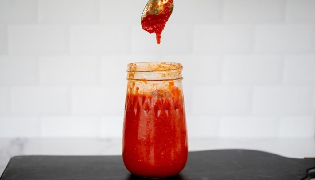 Homemade_Sriracha_Sauce-1.jpg