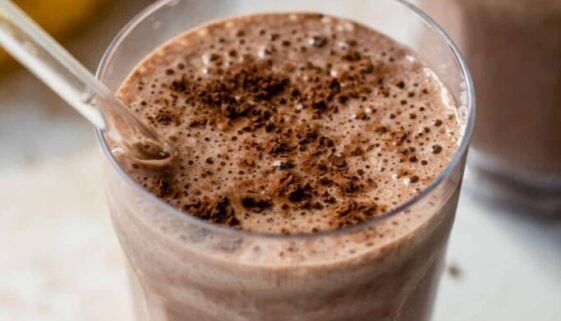 chocolate-banana-smoothie_web-5.jpg